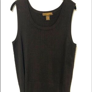 Linda Matthews black tank top size 2X